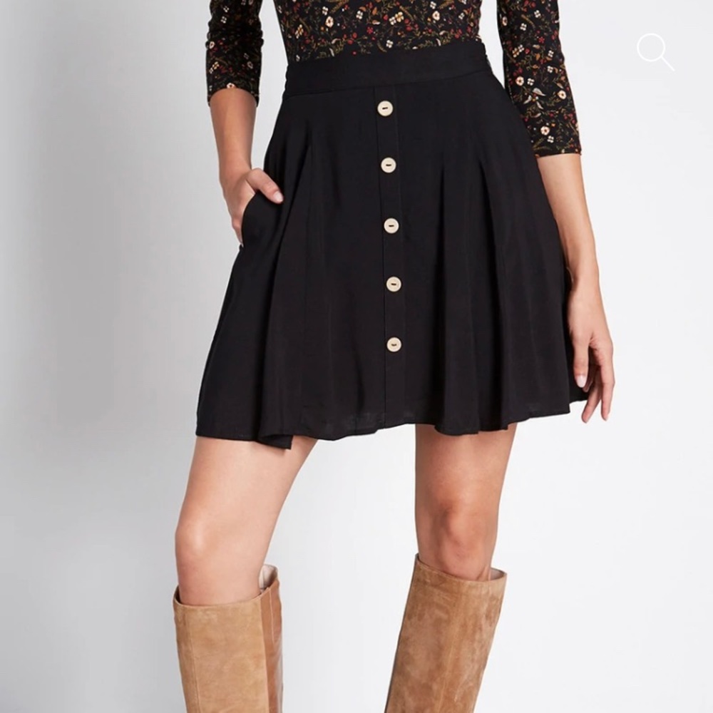 ModCloth You Sassy Thing Skater Skirt | Black | Women’s Size Medium